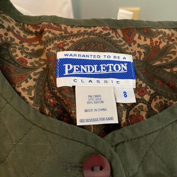 Pendleton Vest Womens Sz 8 Quilted Green‎ Paisley Button Up Sleeveless - Picture 4 of 7